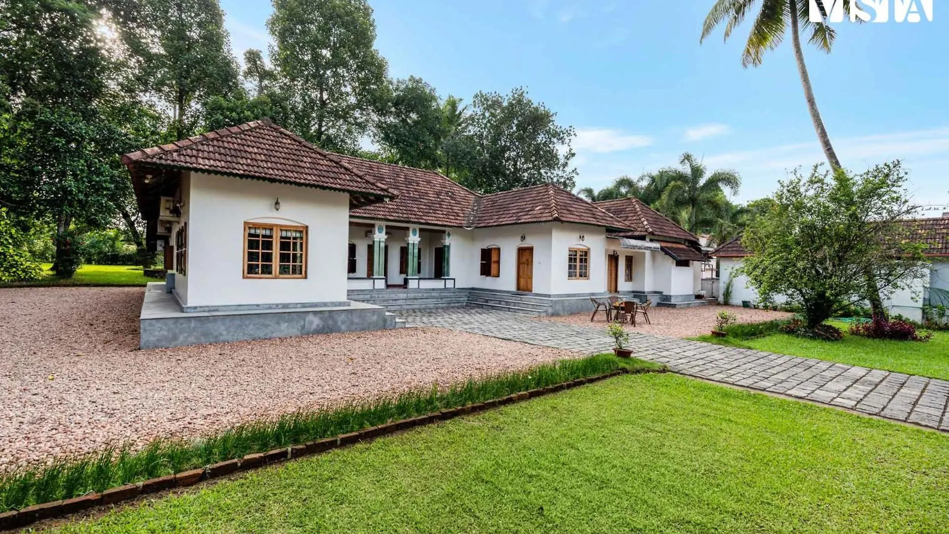 Villa Cvm House With Lawn At Thiruvalla By Stayvista Alappuzha